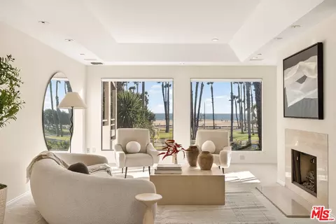 20 Ocean Park Blvd #7, Santa Monica, CA 90405
