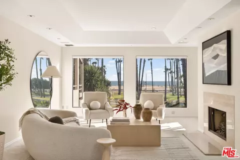 20 Ocean Park Blvd #7, Santa Monica, CA 90405