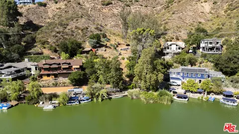 2100 E Lakeshore Dr, Agoura Hills, CA 91301