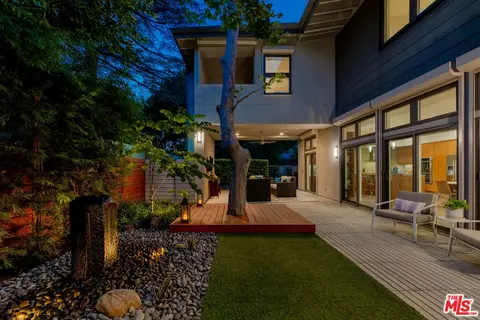 4065 Kraft Ave, Studio City, CA 91604