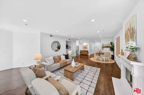 333 Westminster Ave #402, Los Angeles, CA 90020
