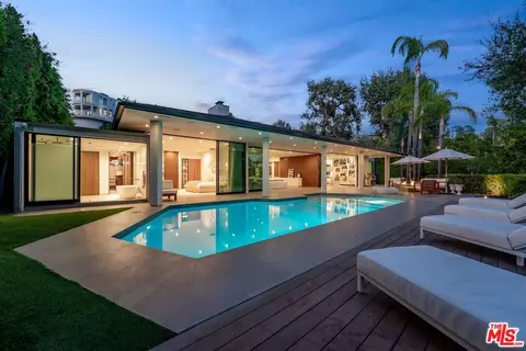 9108 Alanda Pl, Beverly Hills, CA 90210