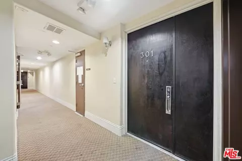 147 N Berendo St #301, Los Angeles, CA 90004