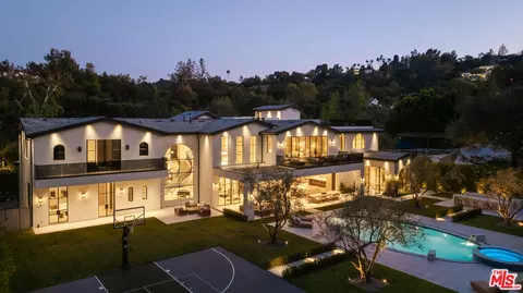 15837 Royal Oak Rd, Encino, CA 91436