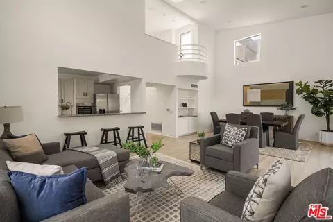 1617 S Beverly Glen Blvd #404, Los Angeles, CA 90024