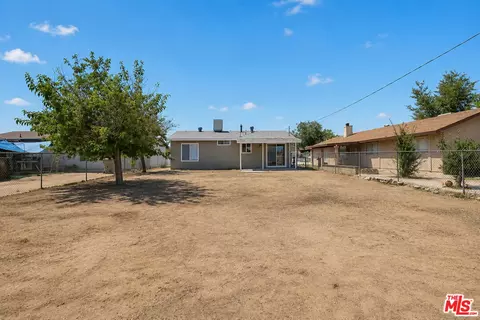 16442 Cajon St, Hesperia, CA 92345 photo 8