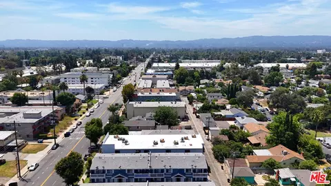View/Area - 7437 Haskell Ave, Van Nuys, CA 91406 photo 3 of 7