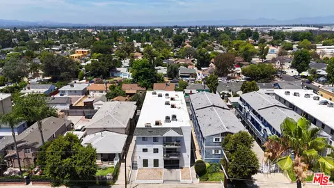 View/Area - 7437 Haskell Ave, Van Nuys, CA 91406 photo 1 of 7