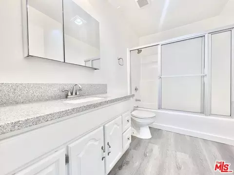 Bath - 7437 Haskell Ave, Van Nuys, CA 91406 photo 1 of 2