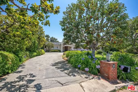 240 S Bristol Ave, Los Angeles, CA 90049