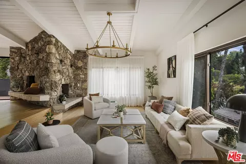 2426 Cazaux Pl, Los Angeles, CA 90068
