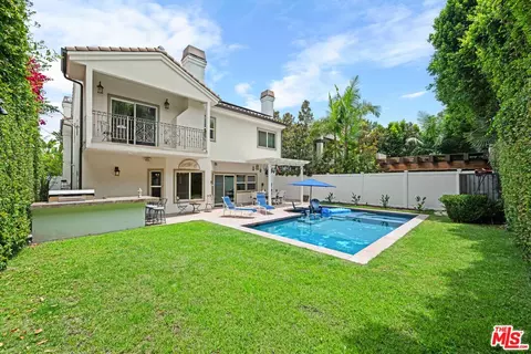 5419 Tampa Ave, Tarzana, CA 91356