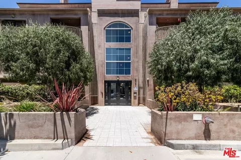 8541 Alcott St #101, Los Angeles, CA 90035