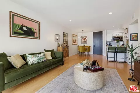 Living - 1140 E Ocean Blvd #220, Long Beach, CA 90802 photo 6 of 6