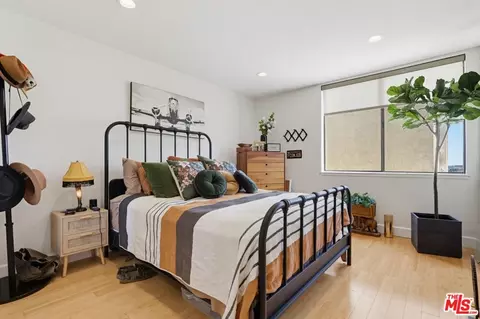 Bedroom - 1140 E Ocean Blvd #220, Long Beach, CA 90802 photo 1 of 6