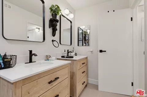 Bath - 1140 E Ocean Blvd #220, Long Beach, CA 90802 photo 3 of 3