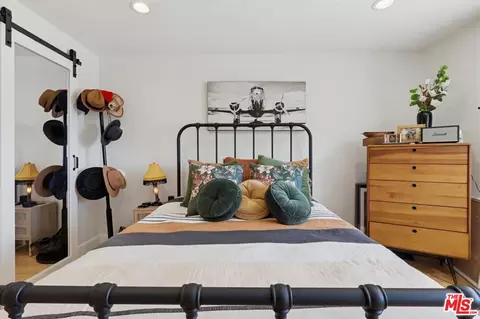 Bedroom - 1140 E Ocean Blvd #220, Long Beach, CA 90802 photo 4 of 6