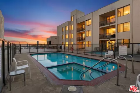 Exterior - 1140 E Ocean Blvd #220, Long Beach, CA 90802 photo 8 of 9