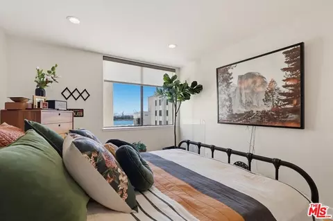 Bedroom - 1140 E Ocean Blvd #220, Long Beach, CA 90802 photo 3 of 6