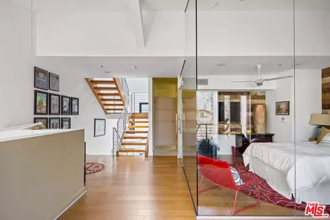 Bedroom - 815 Hampton Dr #2, Los Angeles, CA 90291 photo 1 of 11