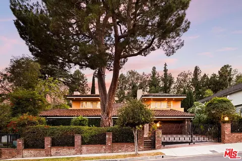 2103 N Hobart Blvd, Los Angeles, CA 90027