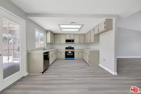 43650 E 5th St, Lancaster, CA 93535 photo 8
