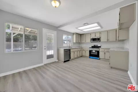 43650 E 5th St, Lancaster, CA 93535 photo 7
