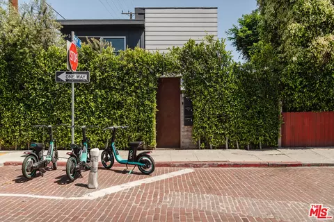 40 18th Ave, Venice, CA 90291