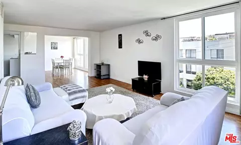 911 N Kings Rd #310, West Hollywood, CA 90069