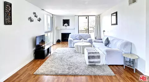 911 N Kings Rd #310, West Hollywood, CA 90069