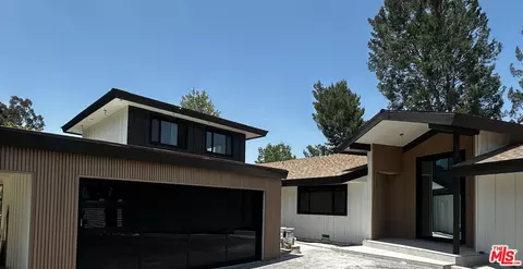 4847 Brewster Dr, Tarzana, CA 91356