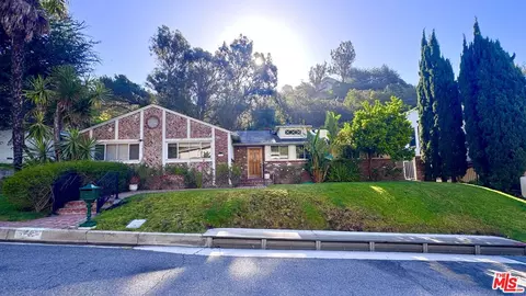 1546 San Ysidro Dr, Beverly Hills, CA 90210