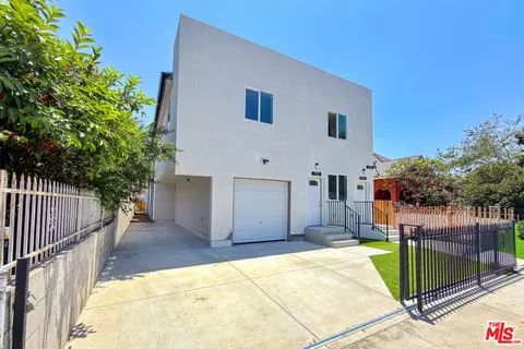 732 E 52nd St, Los Angeles, CA 90011