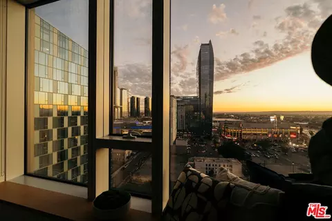 889 Francisco St #1801, Los Angeles, CA 90017