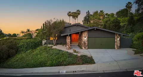 4650 Ellenita Ave, Tarzana, CA 91356