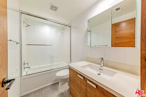 Bath - 6 Sirius, Irvine, CA 92603 photo 8 of 8