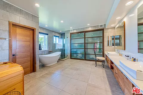 Bath - 6 Sirius, Irvine, CA 92603 photo 2 of 8