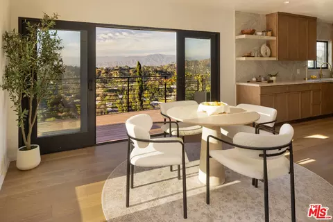 8620 Skyline Dr, Los Angeles, CA 90046