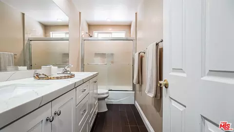 Bath - 22 Hunter, Irvine, CA 92620 photo 6 of 7