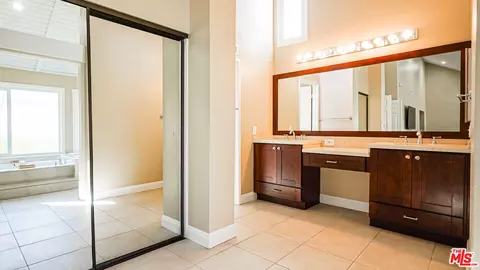 Bath - 22 Hunter, Irvine, CA 92620 photo 5 of 7