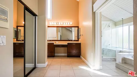 Entry Way - 22 Hunter, Irvine, CA 92620 photo 3 of 6