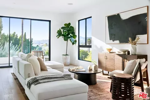 863 Hyperion Ave, Los Angeles, CA 90029