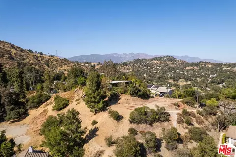 View/Area - 2885 Edgewick Rd, Glendale, CA 91206 photo 2 of 9