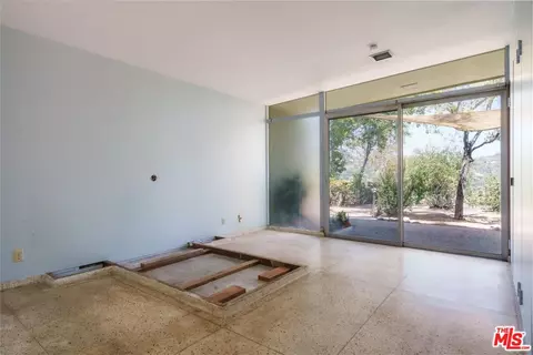 Bedroom - 2885 Edgewick Rd, Glendale, CA 91206 photo 1 of 7