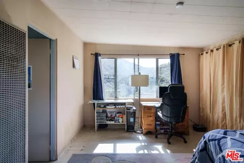 Bedroom - 2885 Edgewick Rd, Glendale, CA 91206 photo 6 of 7