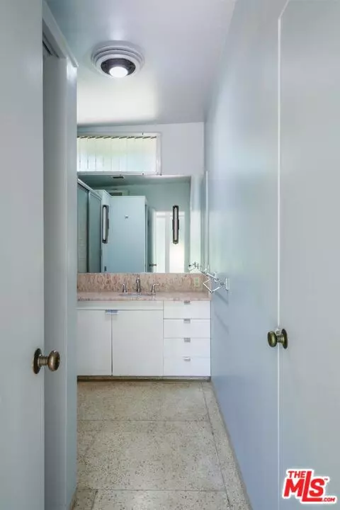 Entry Way - 2885 Edgewick Rd, Glendale, CA 91206 photo 6 of 6