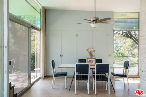 Dining - 2885 Edgewick Rd, Glendale, CA 91206 photo 2 of 3