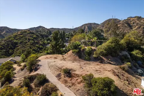 View/Area - 2885 Edgewick Rd, Glendale, CA 91206 photo 5 of 9