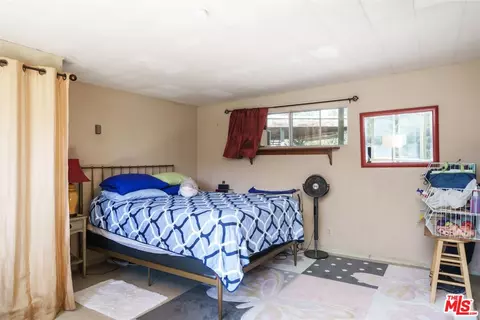 Bedroom - 2885 Edgewick Rd, Glendale, CA 91206 photo 7 of 7