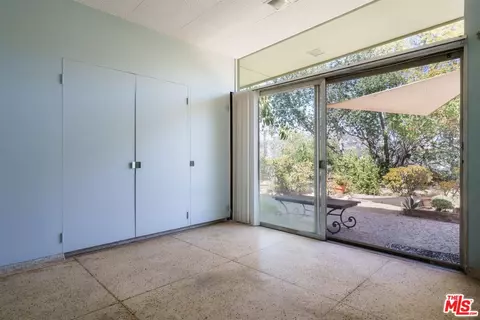 Bedroom - 2885 Edgewick Rd, Glendale, CA 91206 photo 4 of 7